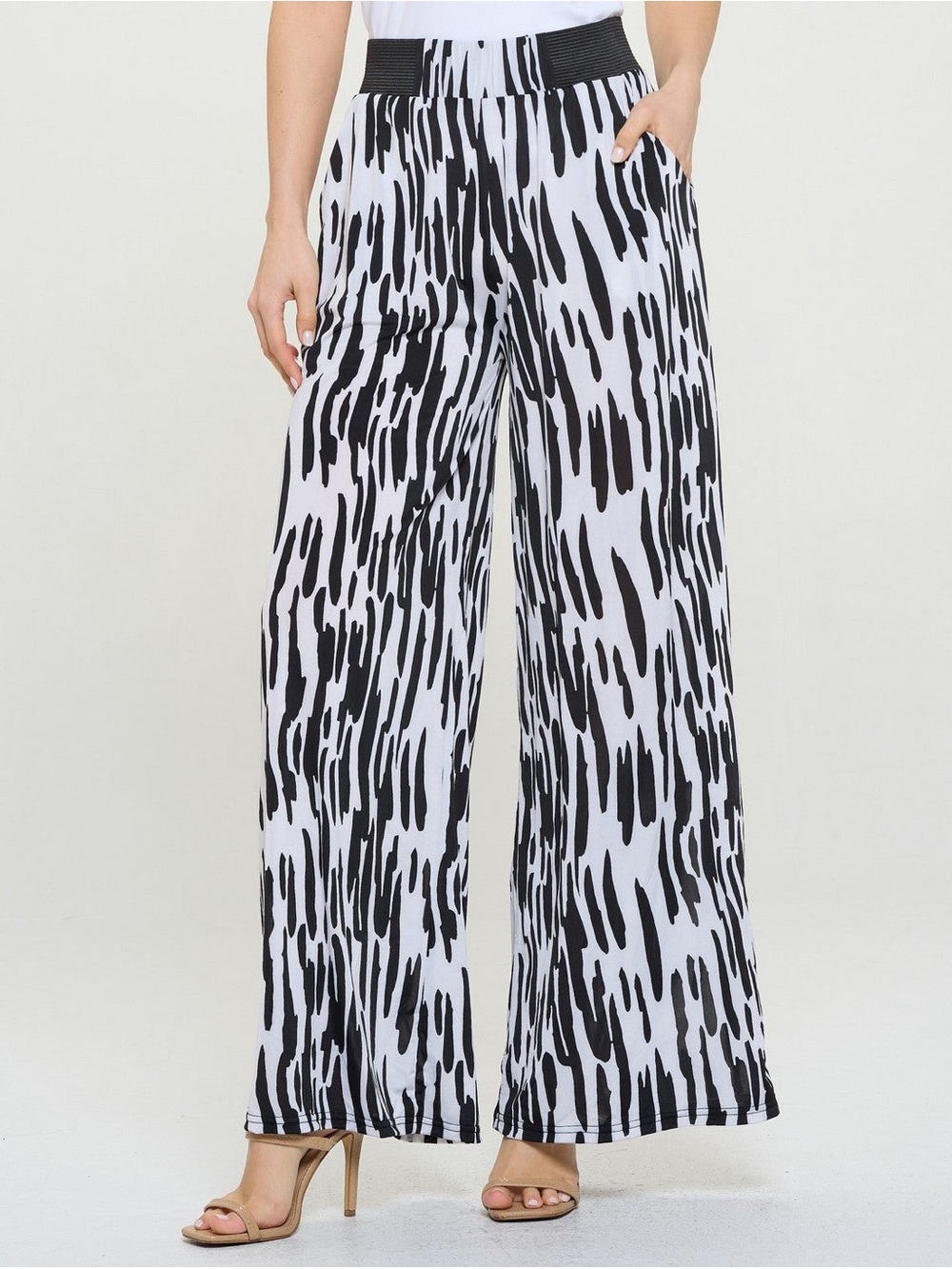 NWT - Black & White Abstract Wide-Leg Palazzo Pants - Super Stretch